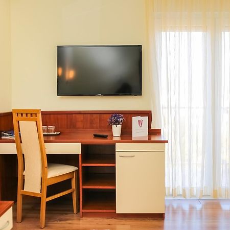 Opuzen  Hotel Merlot מראה חיצוני תמונה
