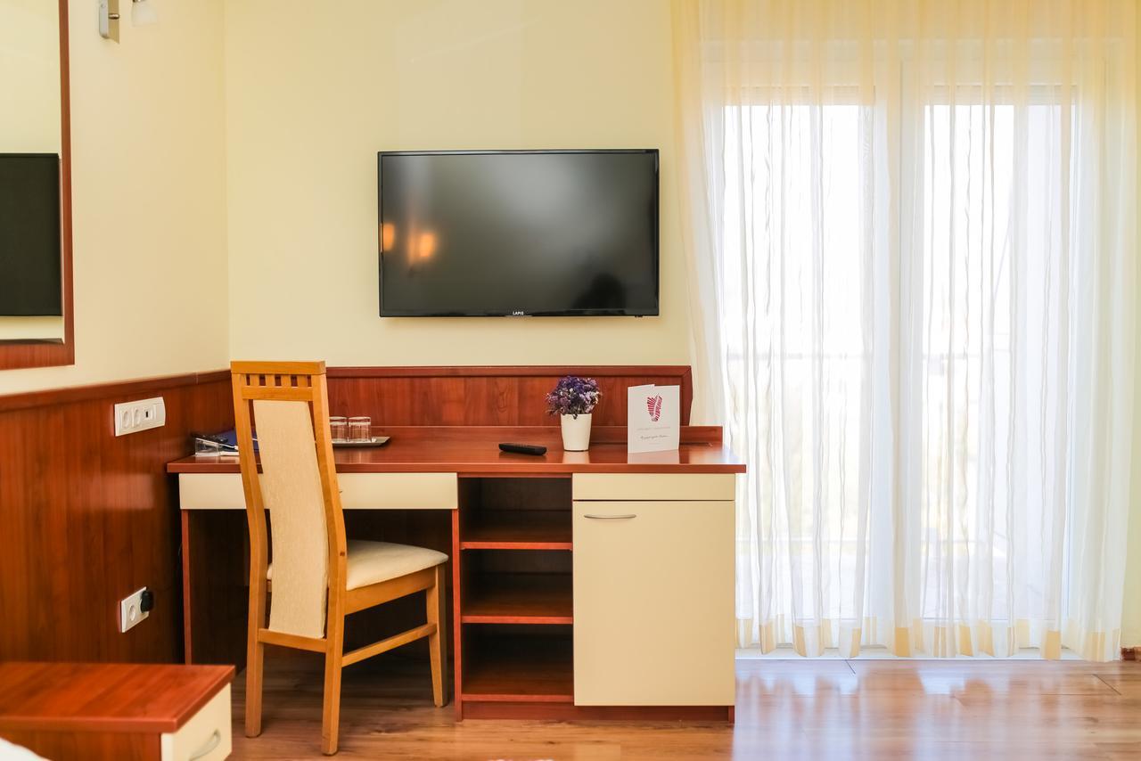 Opuzen  Hotel Merlot מראה חיצוני תמונה