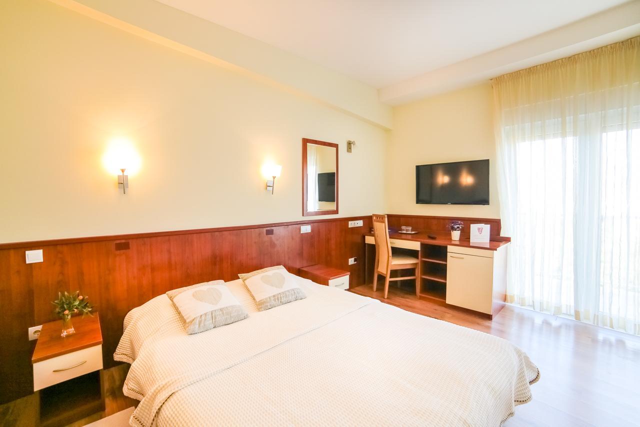 Opuzen  Hotel Merlot מראה חיצוני תמונה