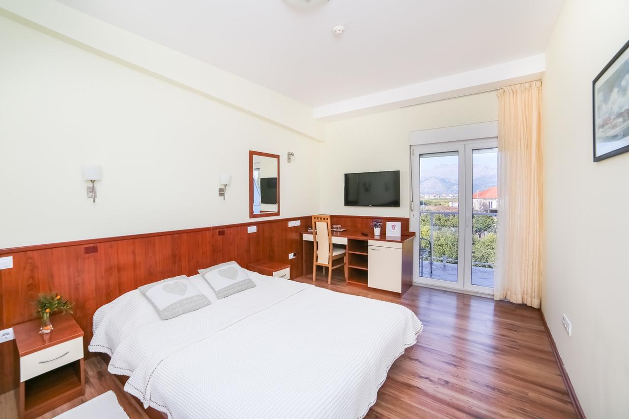 Opuzen  Hotel Merlot מראה חיצוני תמונה
