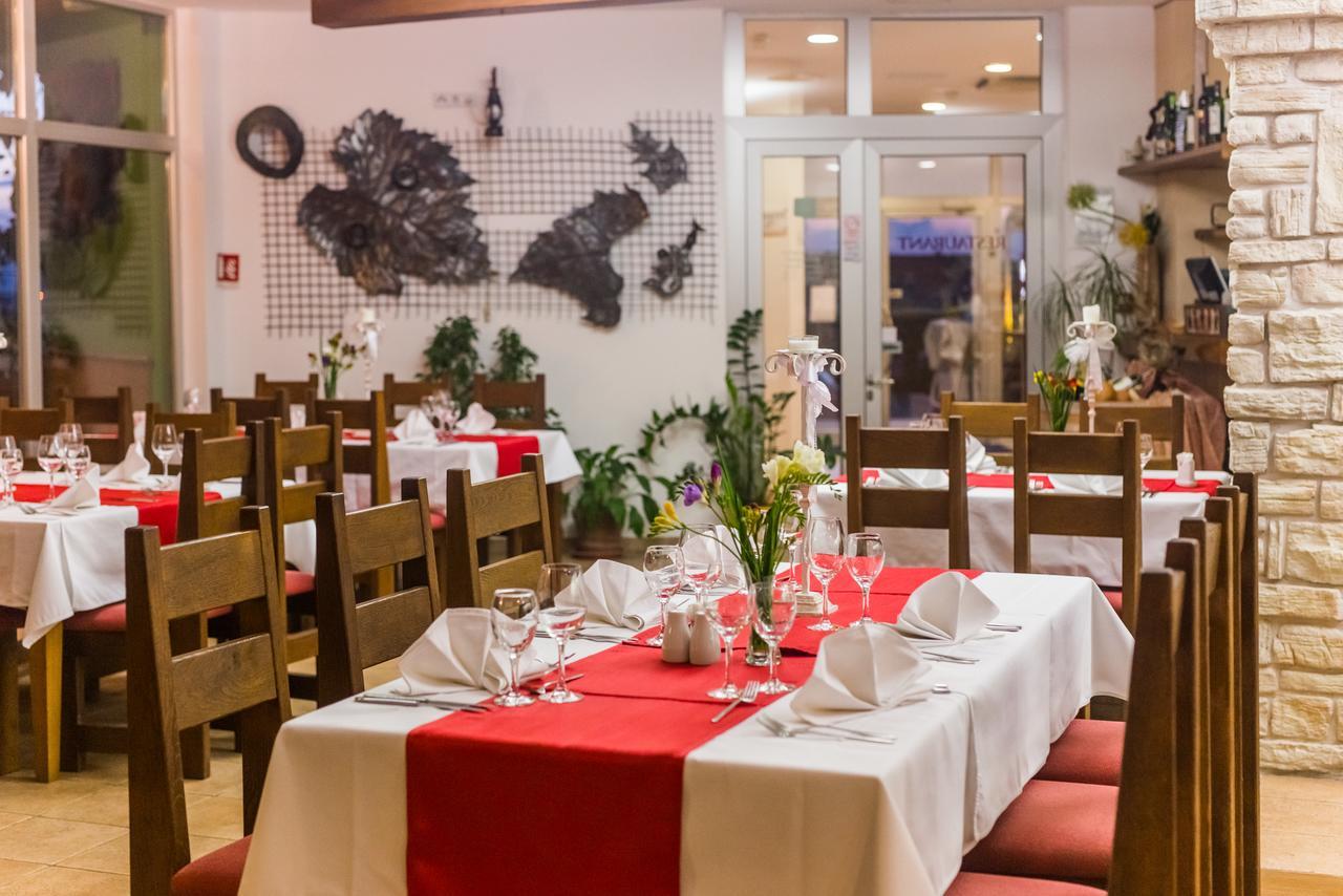 Opuzen  Hotel Merlot מראה חיצוני תמונה