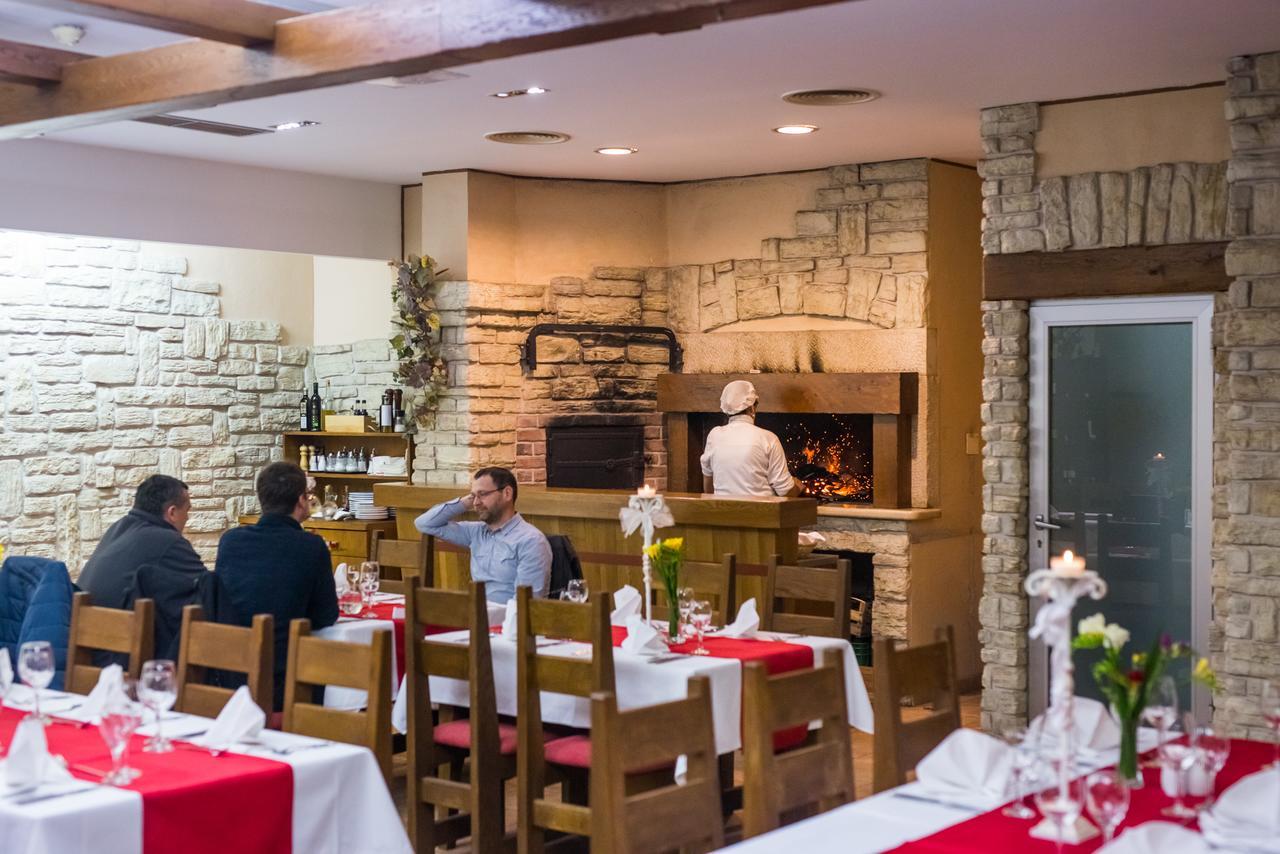 Opuzen  Hotel Merlot מראה חיצוני תמונה