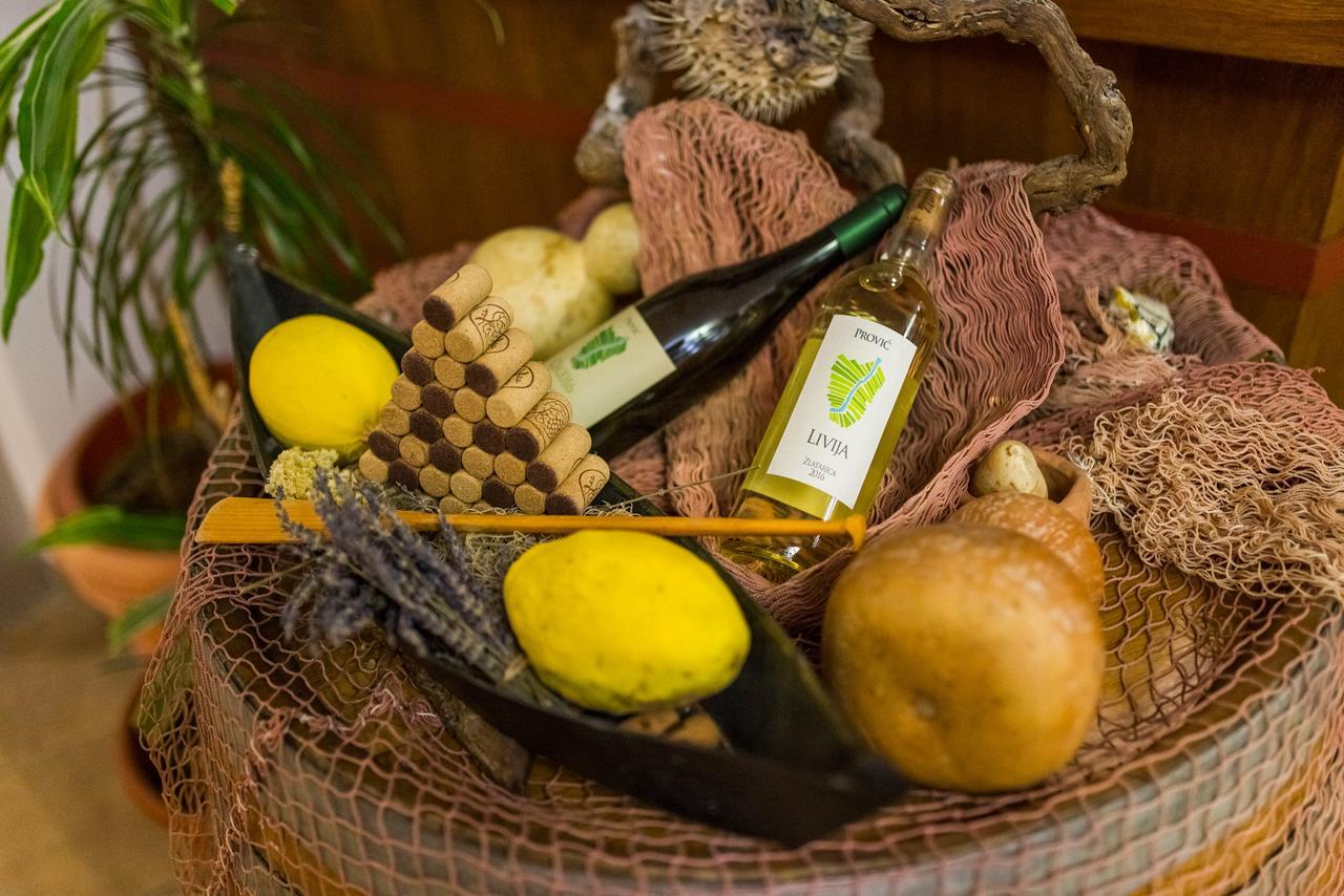 Opuzen  Hotel Merlot מראה חיצוני תמונה