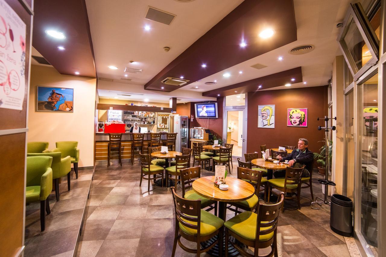 Opuzen  Hotel Merlot מראה חיצוני תמונה