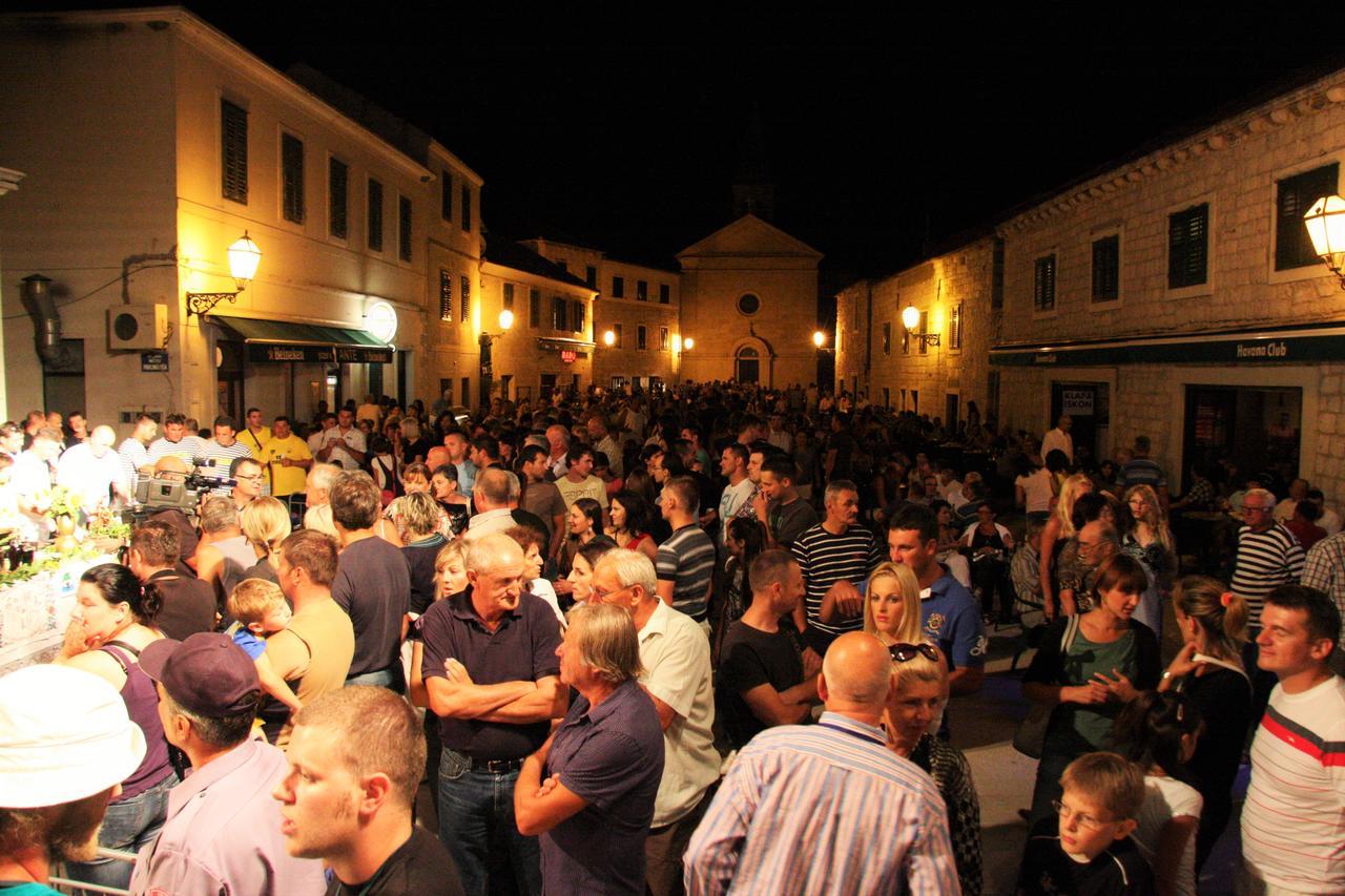 Opuzen  Hotel Merlot מראה חיצוני תמונה