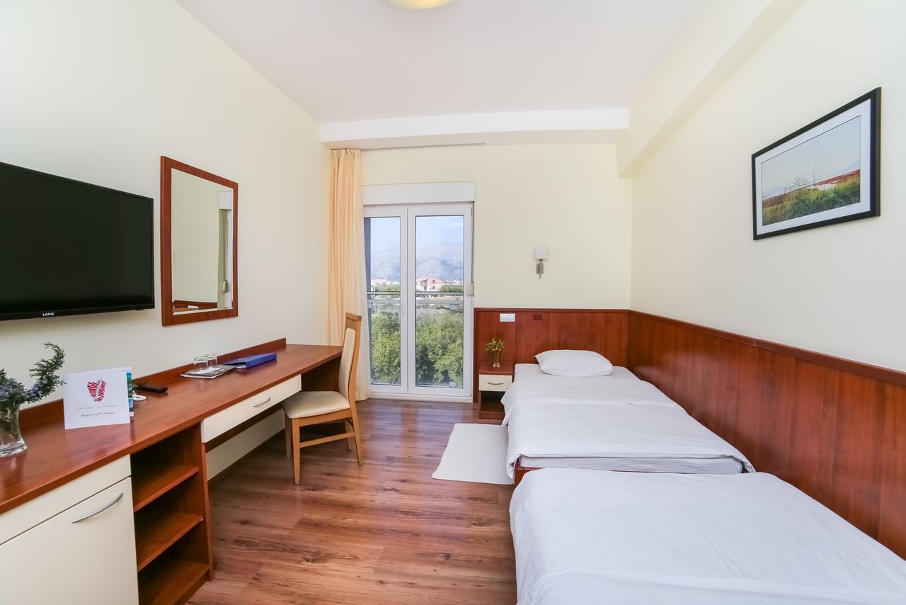 Opuzen  Hotel Merlot מראה חיצוני תמונה