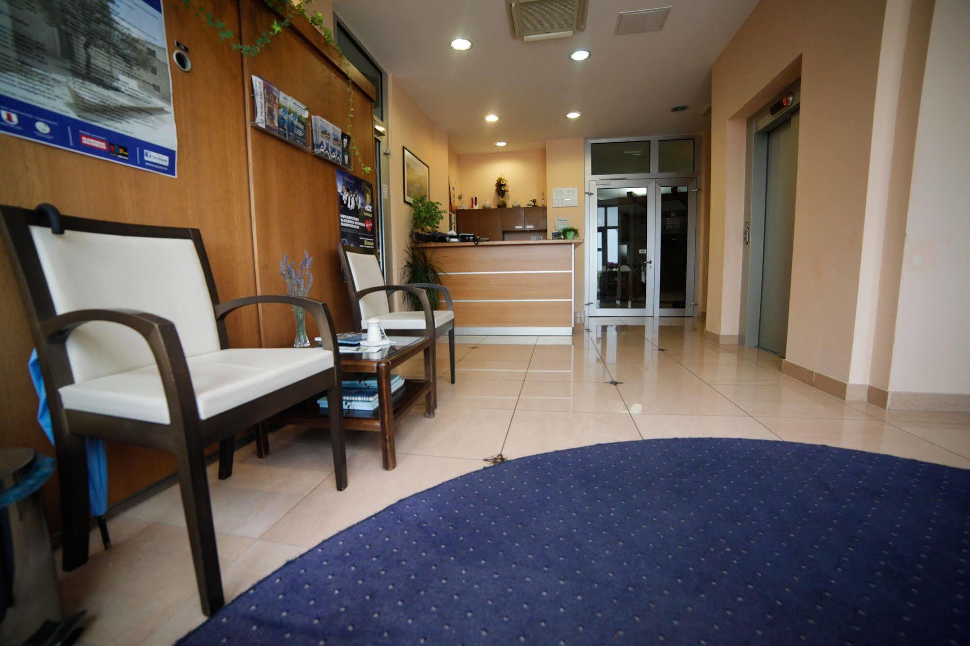 Opuzen  Hotel Merlot מראה חיצוני תמונה
