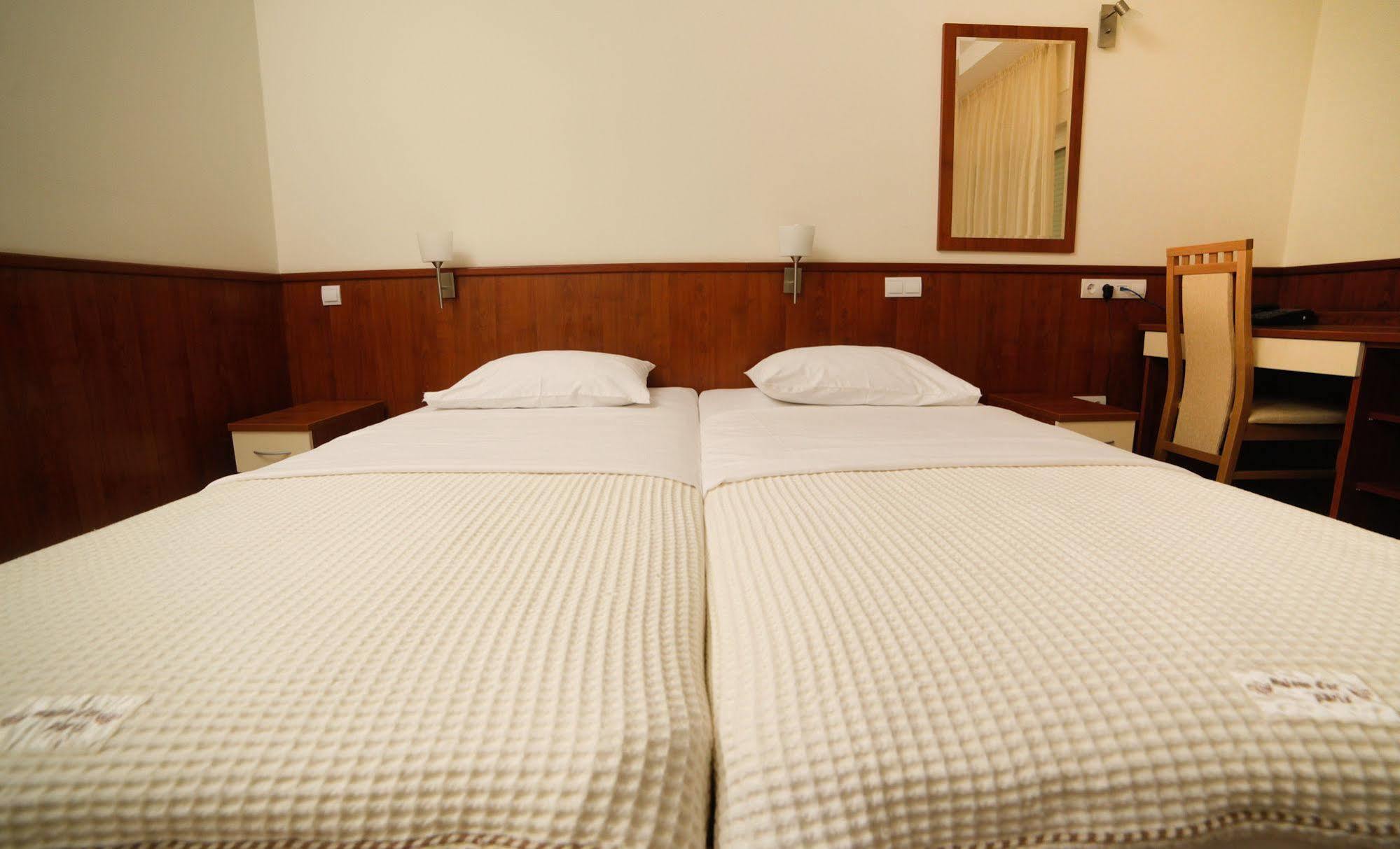 Opuzen  Hotel Merlot מראה חיצוני תמונה